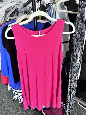 Women’s Sleeveless Swing Tank Top - Hot Pink